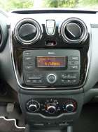 Testovaný vůz měl prosté rádio s přehrávačem MP3, za příplatek se ale dodává i navigace